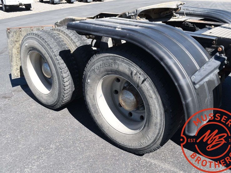 2003-peterbilt-378-image-22