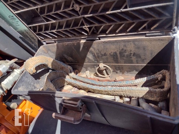 new-holland-ts115a-image-21
