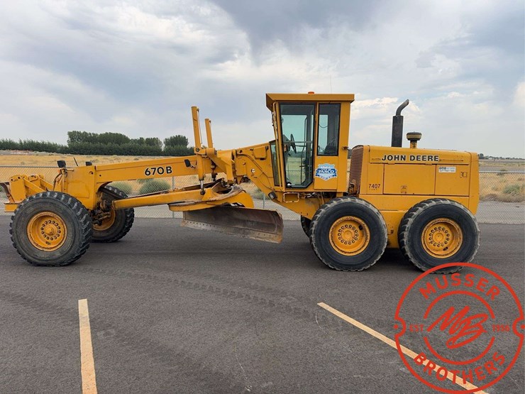 deere-670b-image-2
