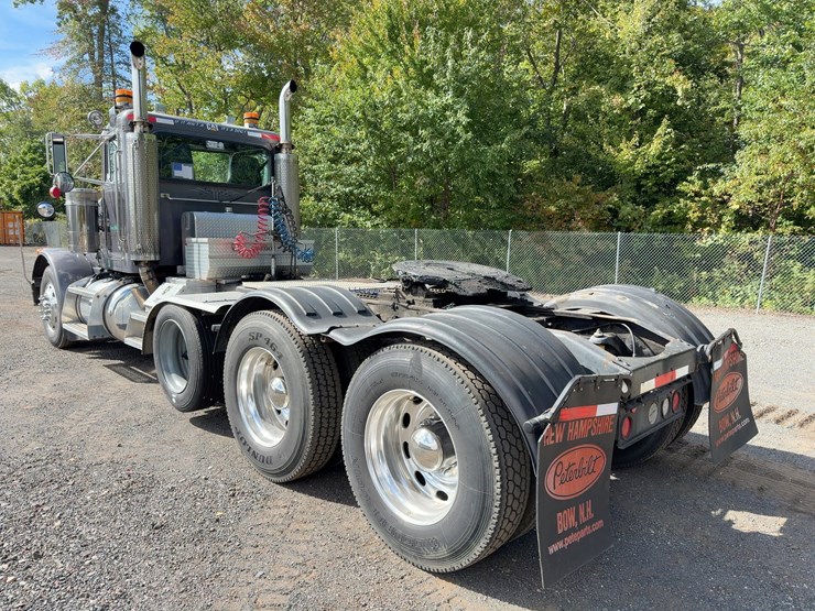 1996-peterbilt-379-image-3