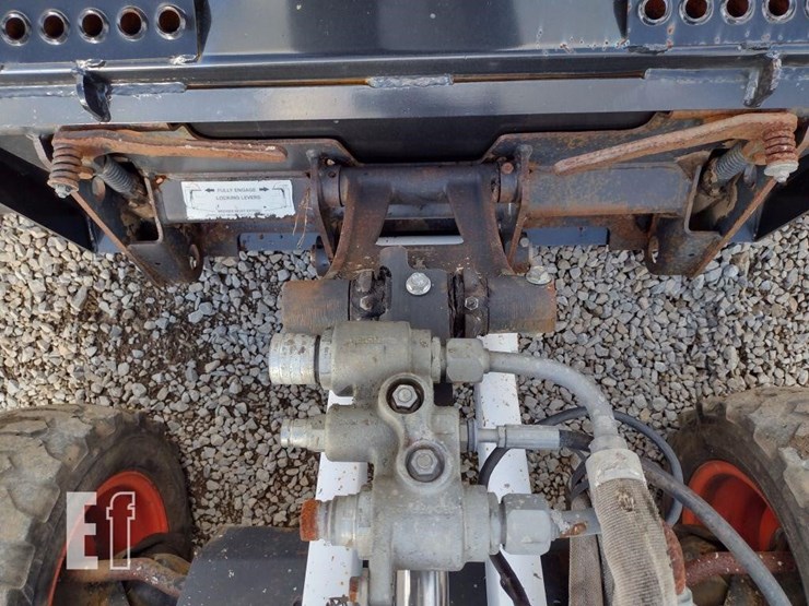 2006-bobcat-toolcat-5600-image-21