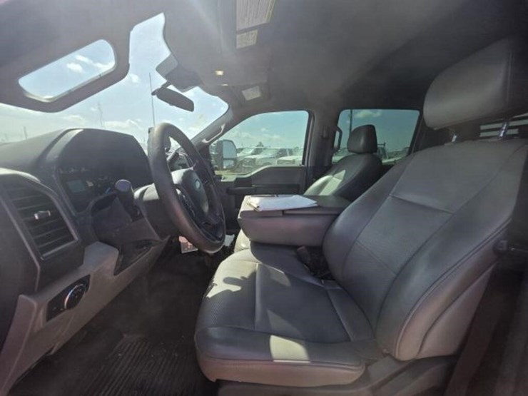 2022-ford-f250-image-6