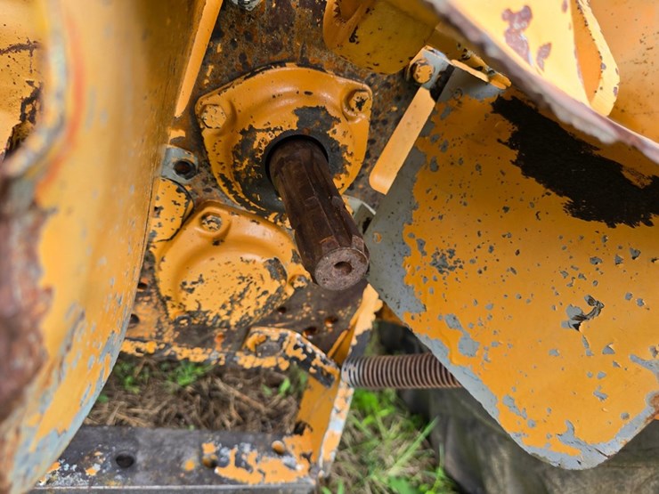 #2038-•-case-380b-tractor-image-12