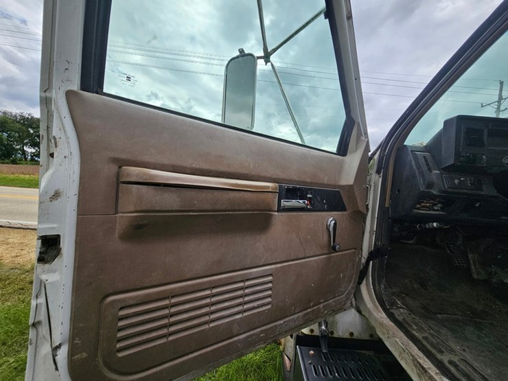 #2087-•-1998-gmc-c5500-water-truck-image-22