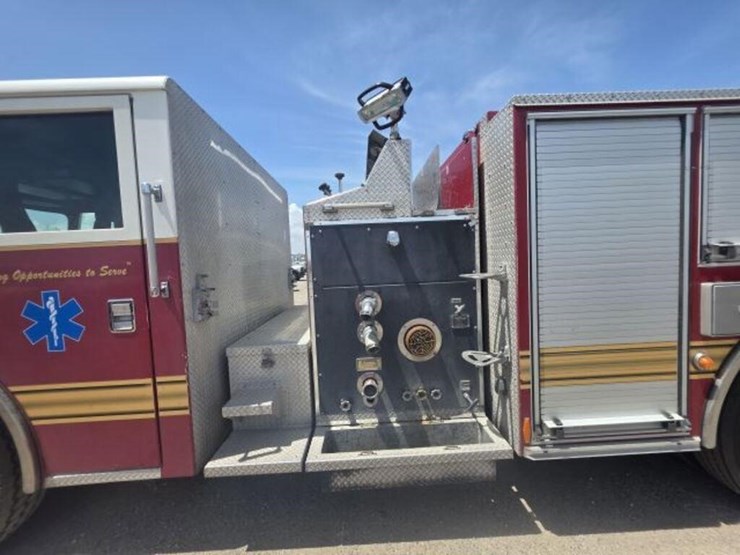 2005-pierce-pumper-4p1cc01c05a005463-image-8