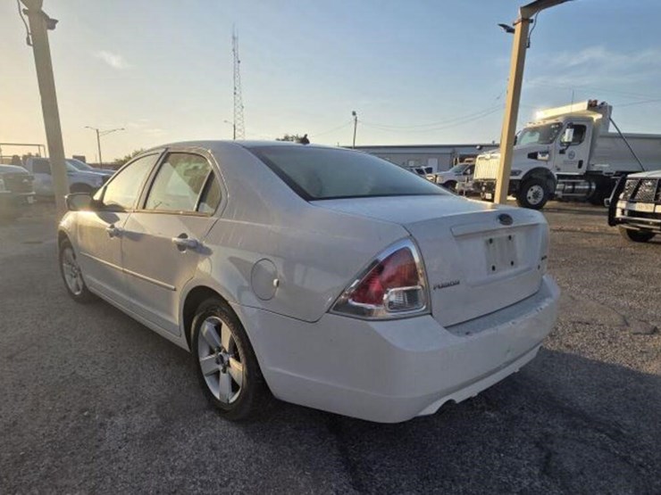 2009-ford-fusion-3fahp07179r100788-image-4