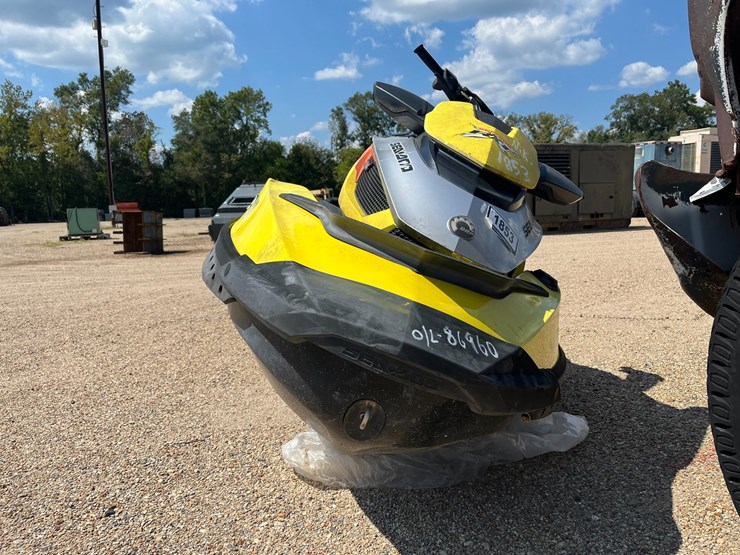 #86960-•-2015-seadoo-rxt260as-|-for-parts/repairs-|-no-title-image-1