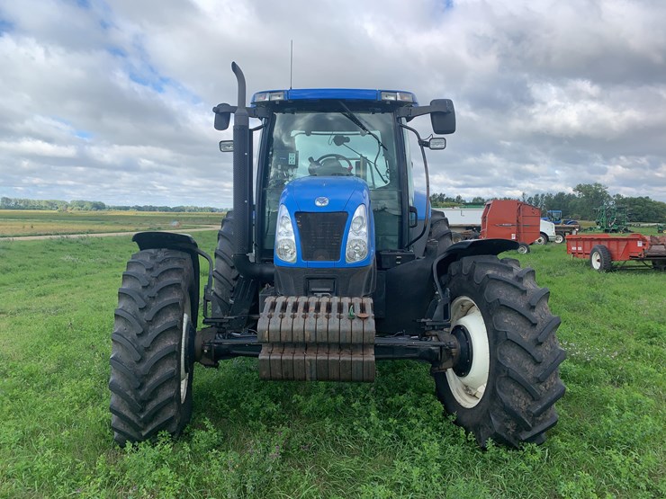 new-holland-ts125a-image-2
