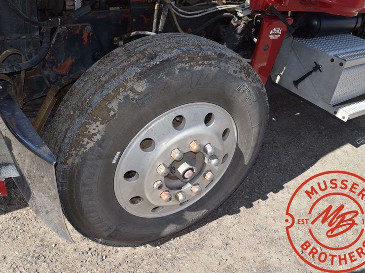 1984-peterbilt-359-image-18