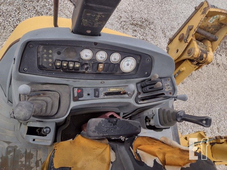 2005-caterpillar-430d-image-9