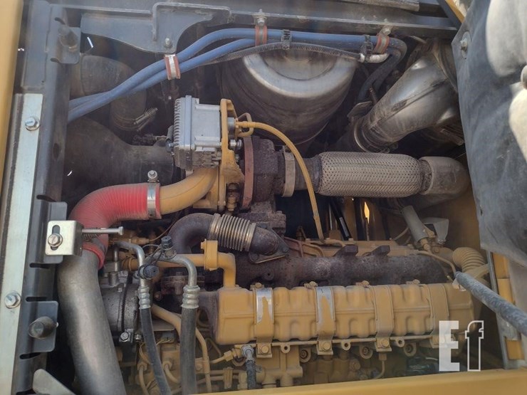2017-deere-524kii-image-35