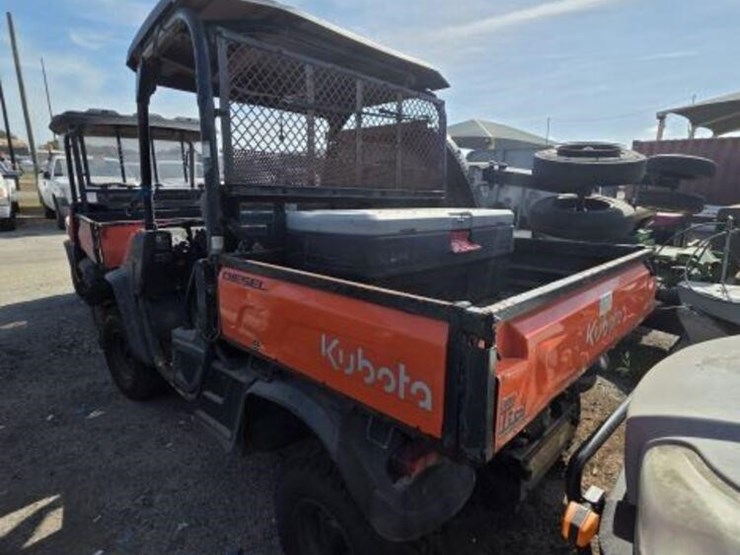 2023-kubota-rtvx900g-image-3