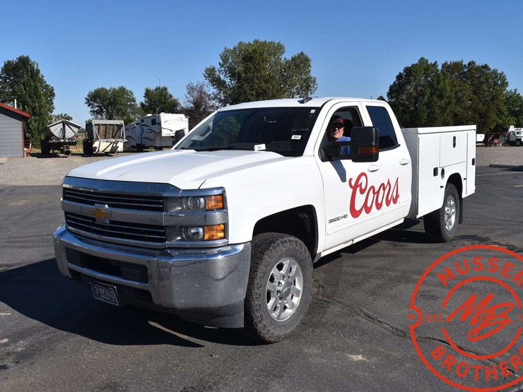 2015-chevrolet-3500hd-image-1