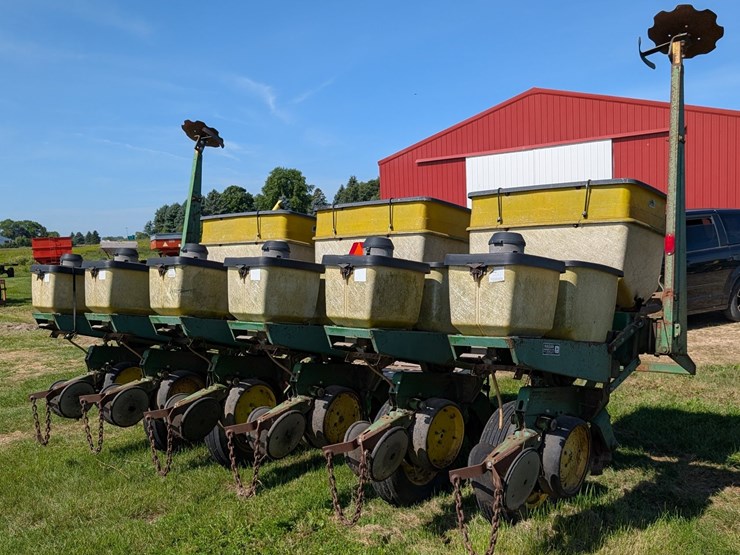 john-deere-7000-image-1