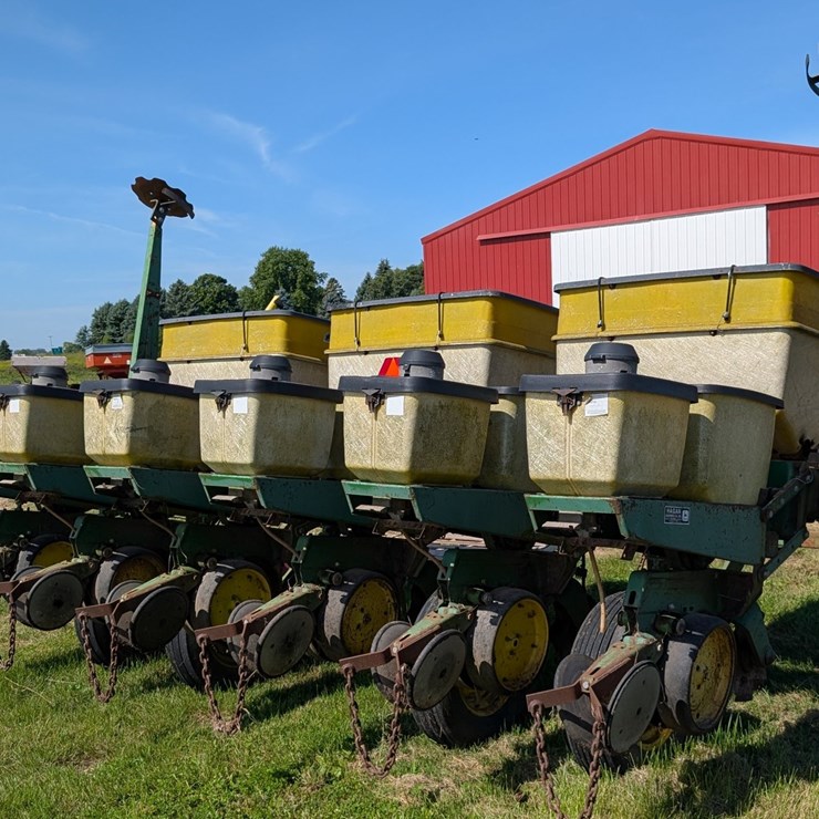 JOHN DEERE 7000