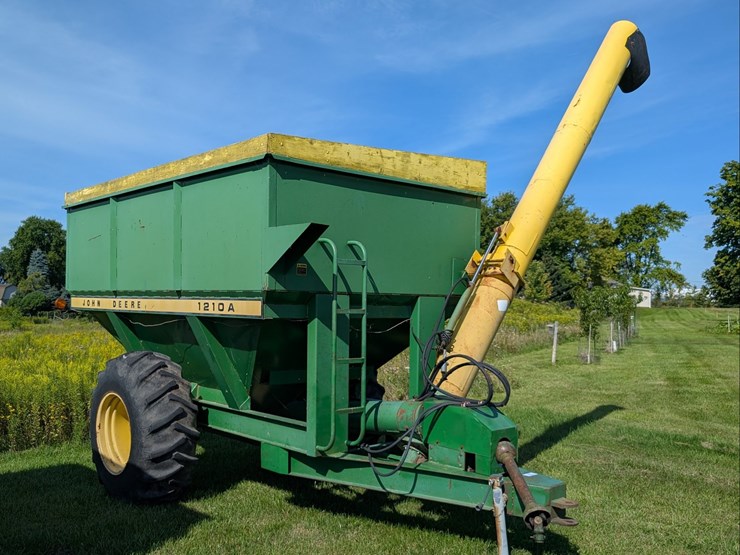 john-deere-1210-image-1