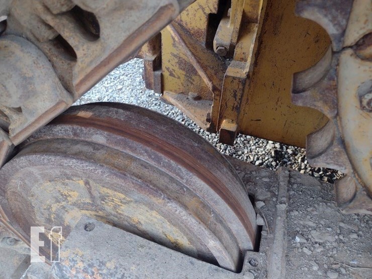 2006-caterpillar-d5n-xl-image-29