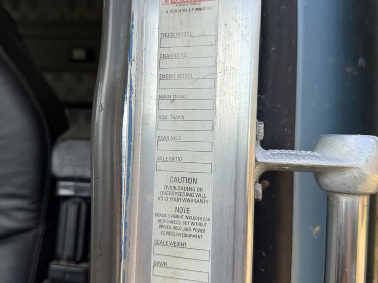 2006-kenworth-w900-image-15