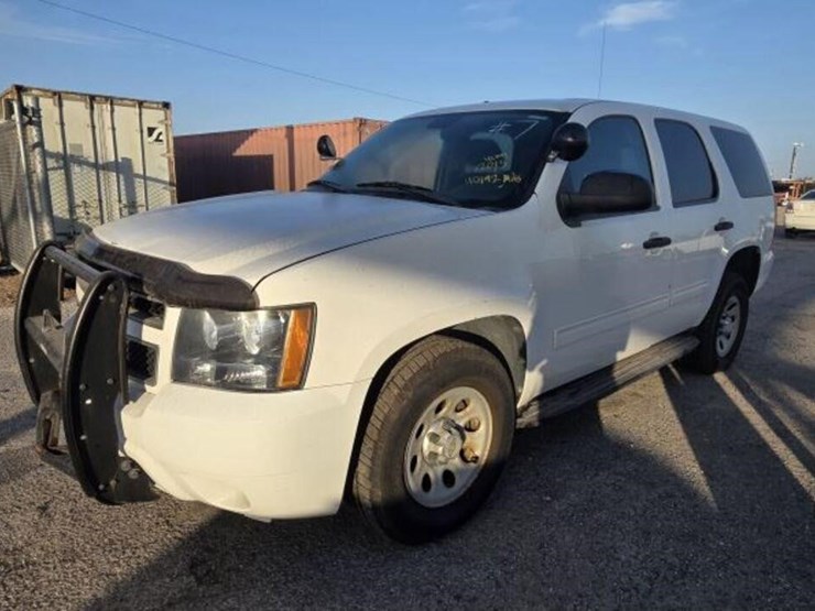 2013-chevrolet-tahoe-image-1