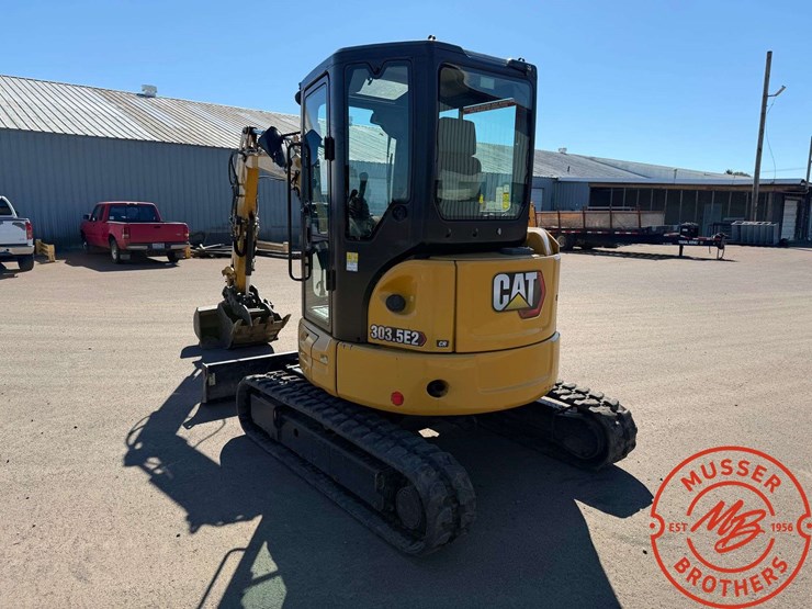 2021-cat-303.5e2-mini-excavator-image-3