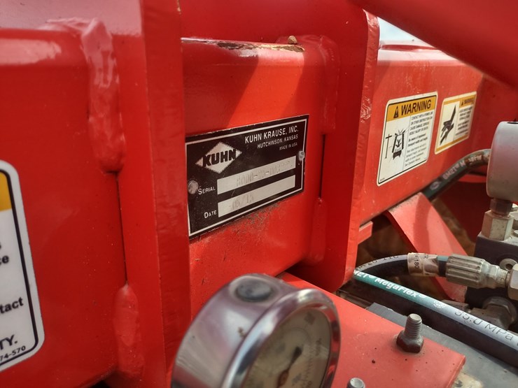 #2448-•-2015-kuhn-excelerator-8000-vertical-till-image-32