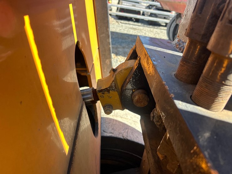 #5628-•-forklift-image-18