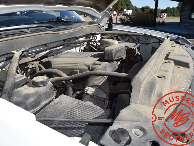 2015-chevrolet-3500hd-image-17