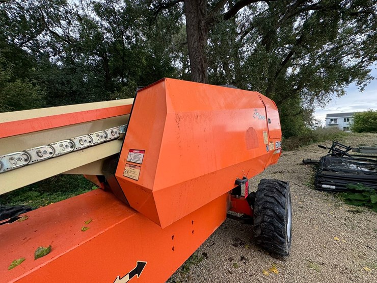 2011-jlg-600s-image-23
