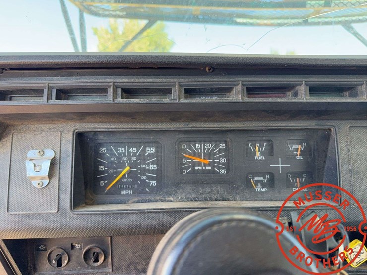1999-ford-f800-image-37