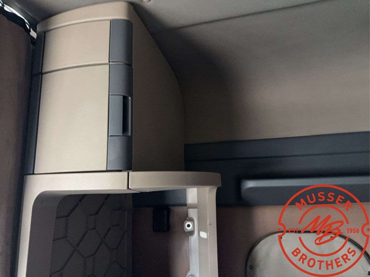 2018-freightliner-cascadia-image-60