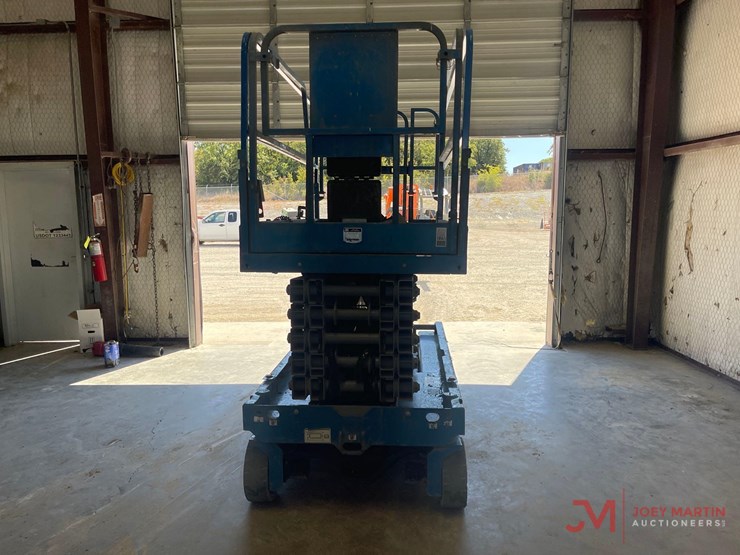 2019-genie-gs-4047-electric-scissor-lift-image-8