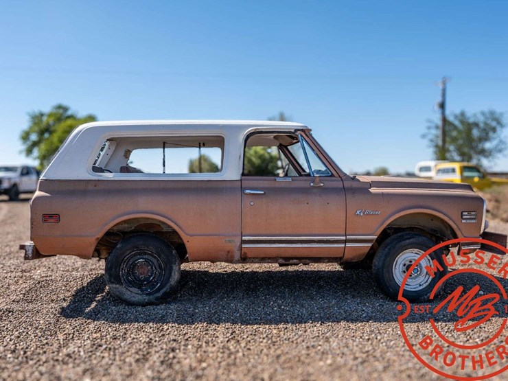 1972-chevrolet-k5-image-3