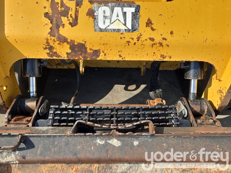 2018-caterpillar-299d2-image-21