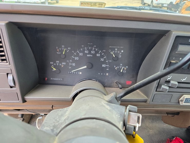 #2069-•-1993-chevrilet-3500-cheyanne-stake-body-truck-image-29
