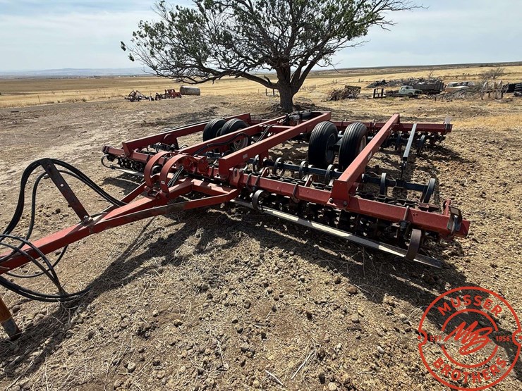 case-ih-415-image-2