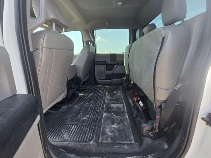 2021-ford-f250-image-7