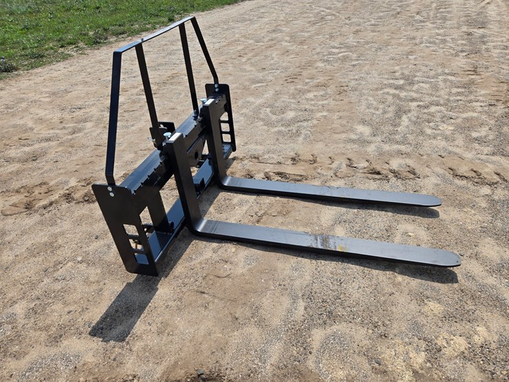 #2228-•-(edmore)wolverine-grass-fork-(3-point-pallet-forks-with-multifunction-frame)-image-2
