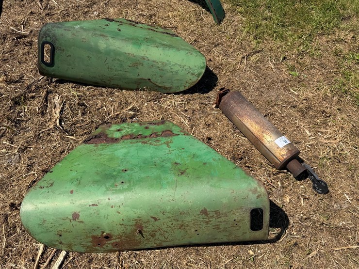 #2498-•-john-deere-fenders-&-muffler-image-3