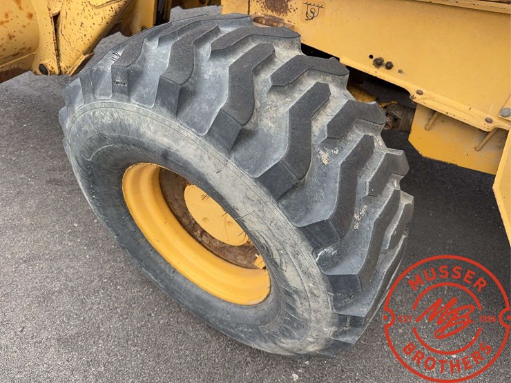 1994-john-deere-310d-image-22