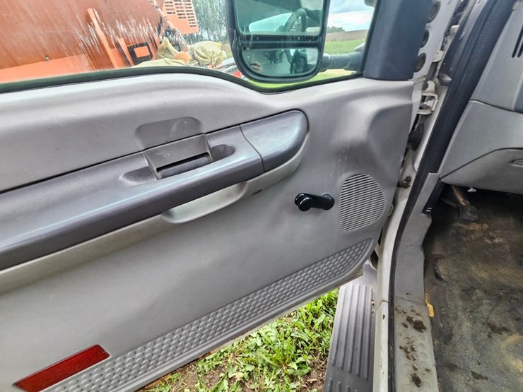 2001-ford-f350-image-22