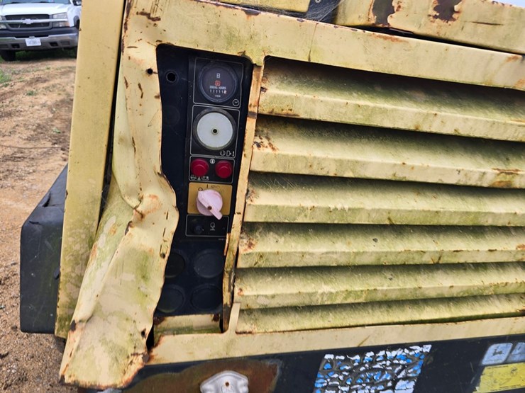 #2058-•-atlas-copco-xas96-towbale-air-compressor-image-9