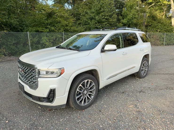 2022-gmc-acadia-denali-image-2