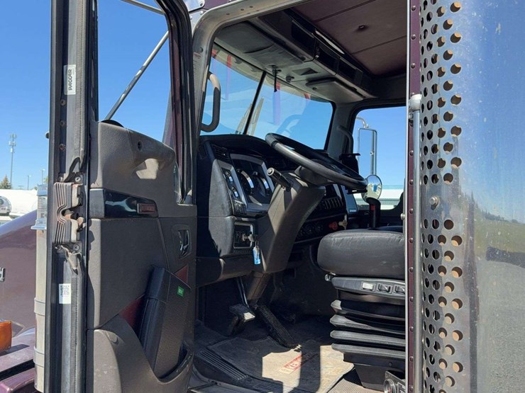 2009-kenworth-t800-image-40