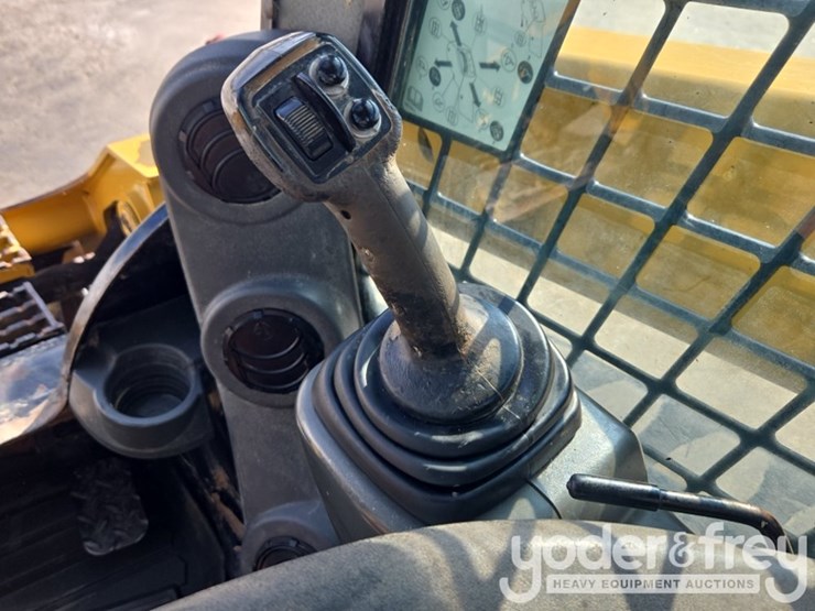 2018-caterpillar-299d2-image-58