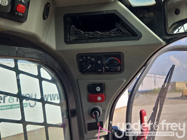 2018-caterpillar-299d2-image-55