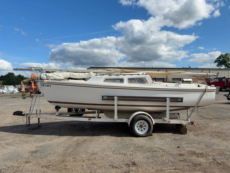 catalina-22’-sail-boat-image-2