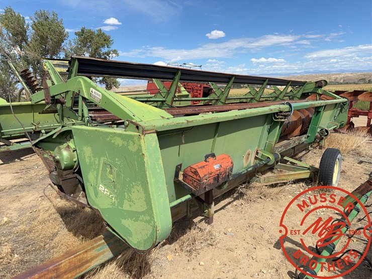 john-deere-224-image-4