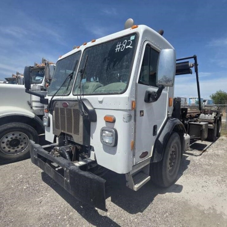 2018 PETERBILT 520