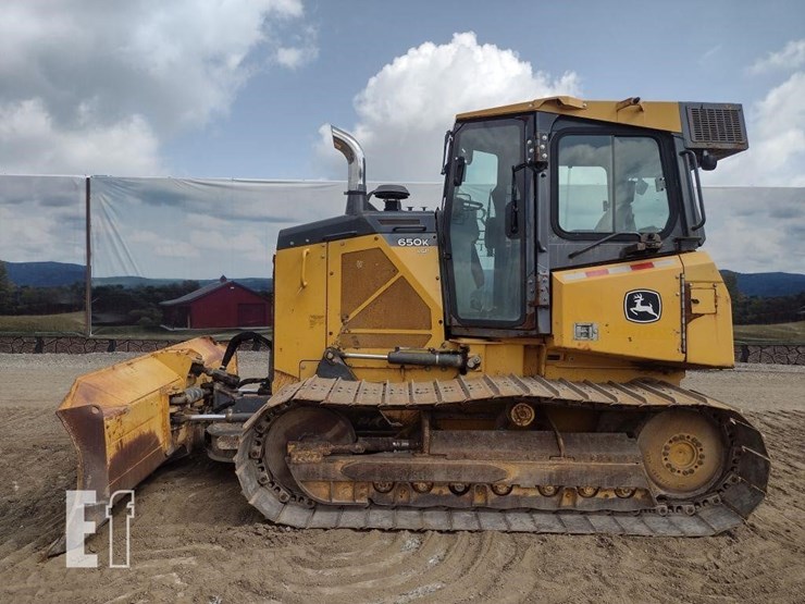 2015-deere-650k-lgp-image-1