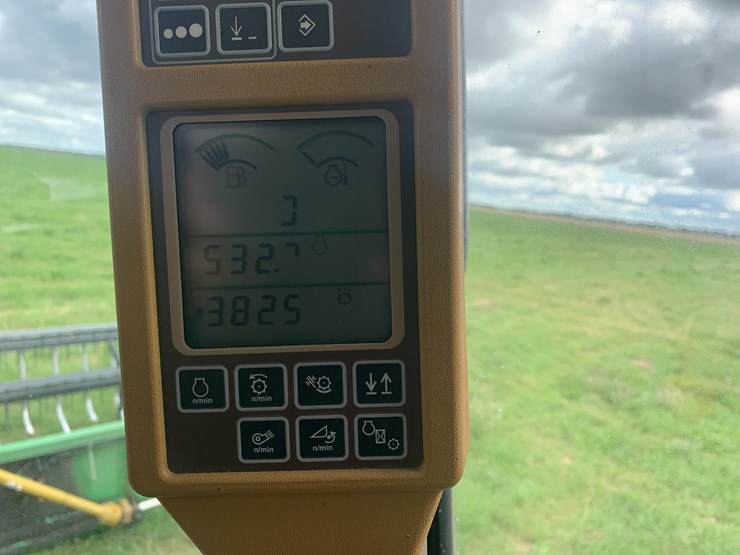 2000-john-deere-9550-image-28